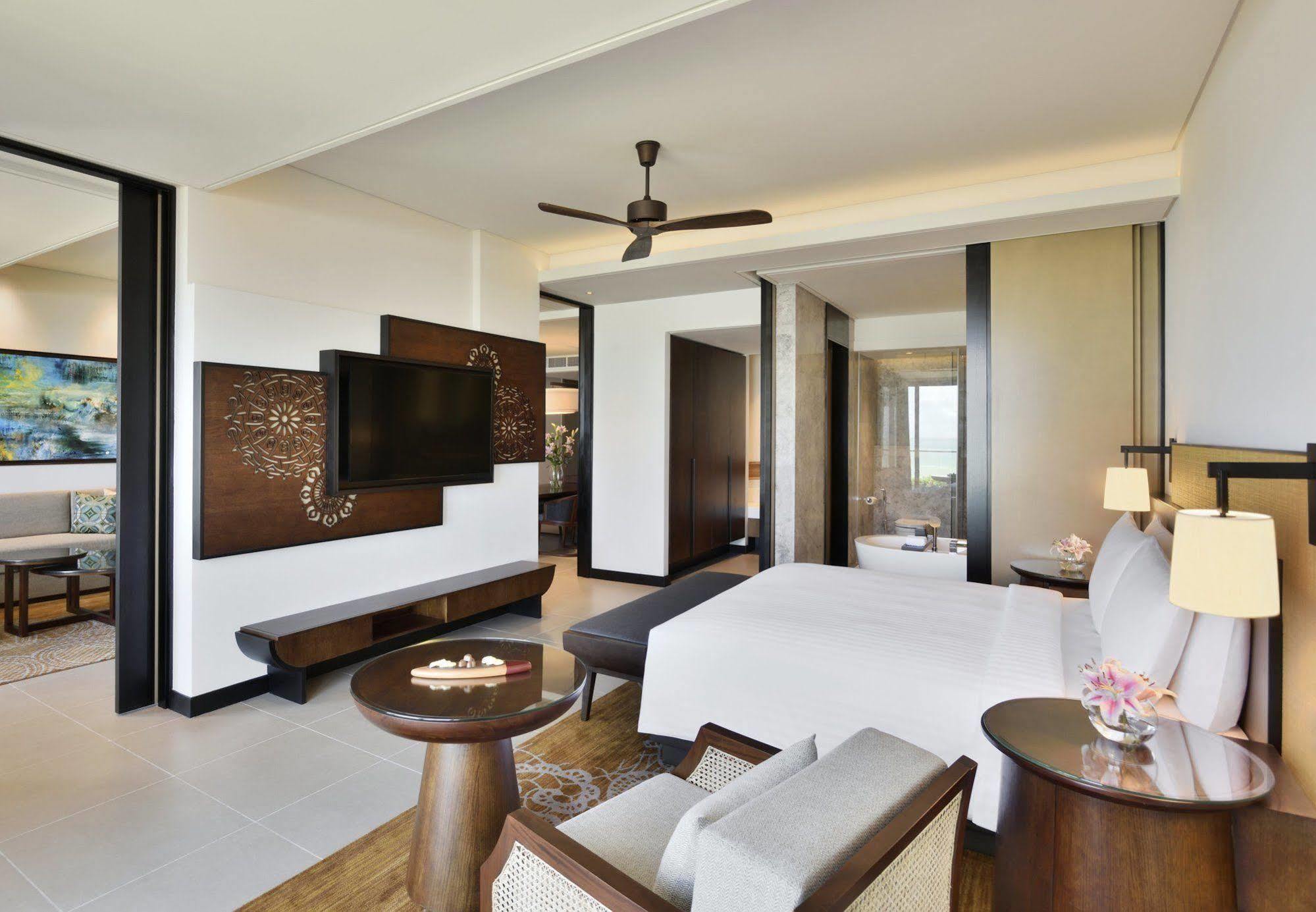 Bay Marriott & 5*